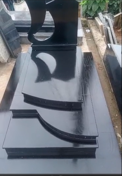 Monument Funéraire Design Goutte d'Eau Noir Absolu En Granit Importé