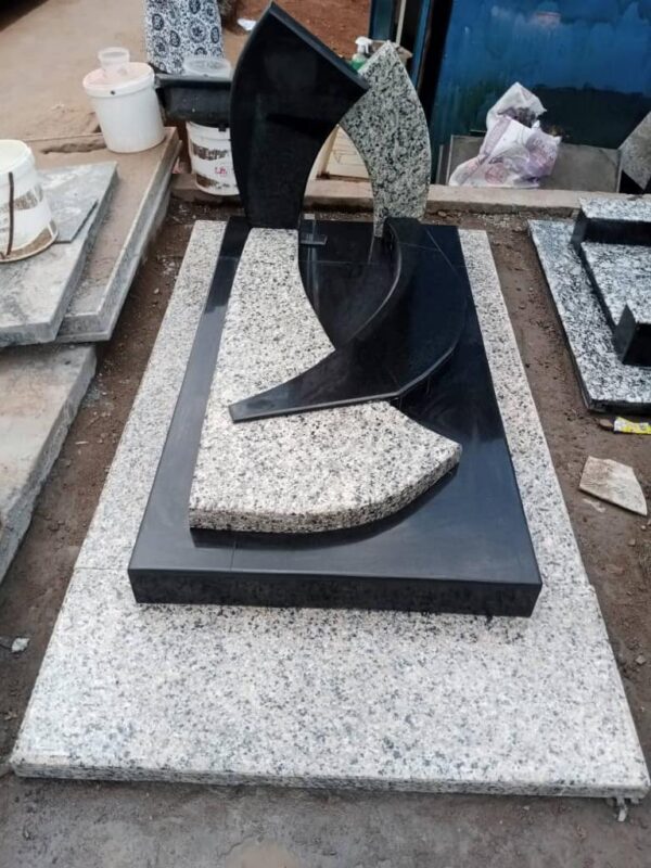 Modèle Design Sculptural Asymétrique Granit Local