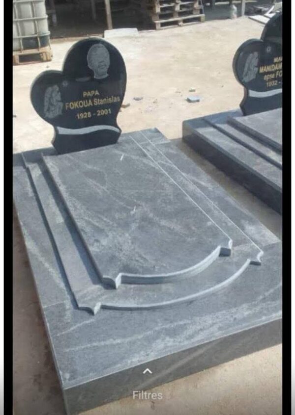 Pierre Tombale Traditionnelle Granit Importé Gris Bleu avec Stèle Cœur