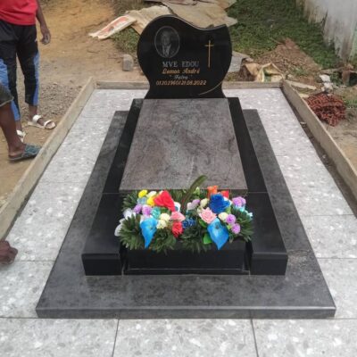 Monument Funéraire Noir et Gris avec Jardinière Intégrée Importé