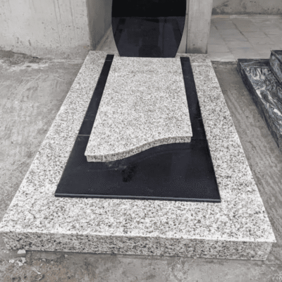 Pierre tombale en granit